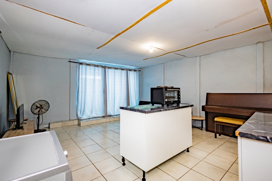 3 Bedroom Property for Sale in Uitsig Western Cape